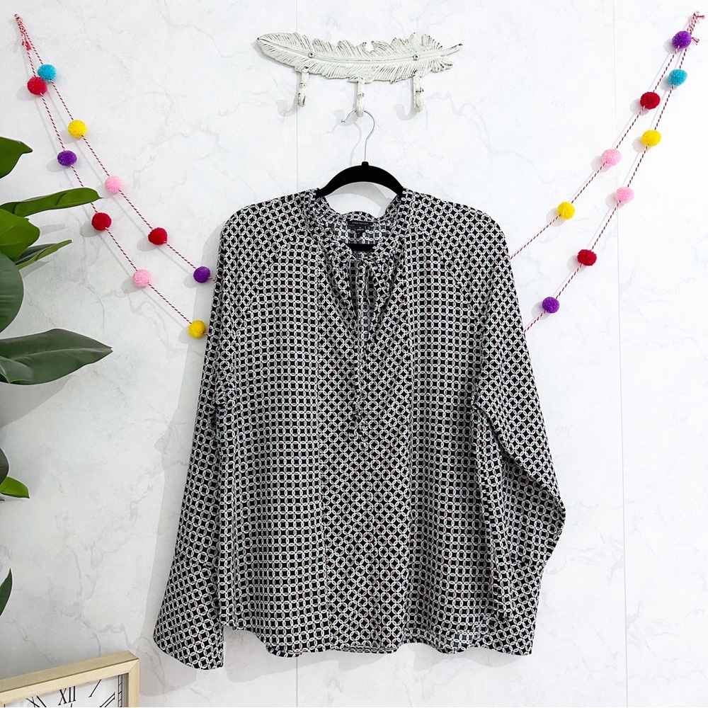 Ann Taylor XL Black Printed Long Flare Sleeve Blouse Top